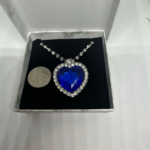 💙 Titanic-Inspired Blue Heart Necklace – Large Crystal Pendant Adjustable– Gift - Picture 1 of 2
